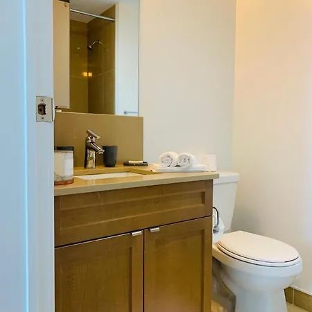 4 Bedroom Luxury Parisian Appartamento